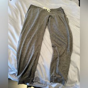 Vuori performance jogger in charcoal heather size Large